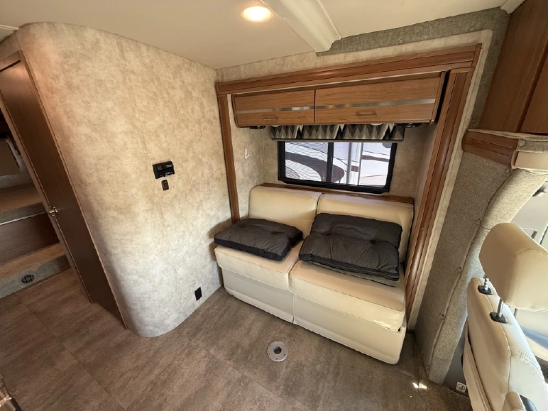 2014 ITASCA NAVION 24G