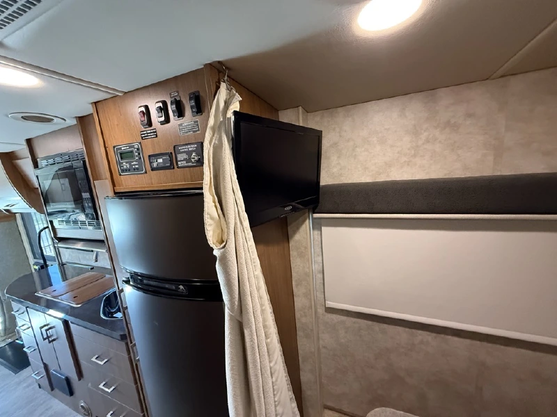 2014 ITASCA NAVION 24G