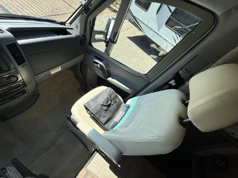 2014 ITASCA NAVION 24G