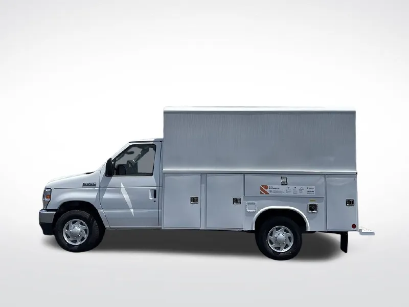 2025 FORD ECONOLINE