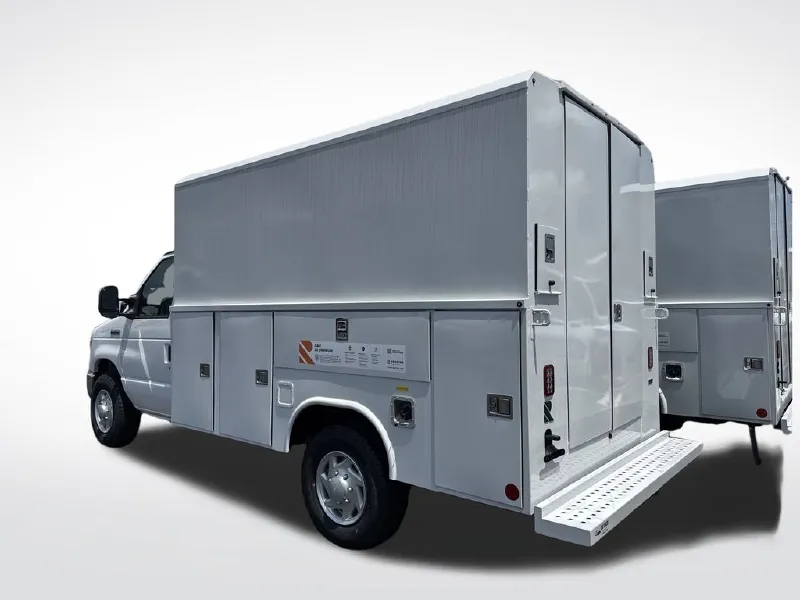2025 FORD ECONOLINE