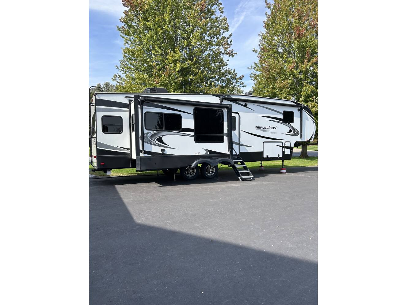 A photo of this 2020 Grand Design REFLECTION 337RLS