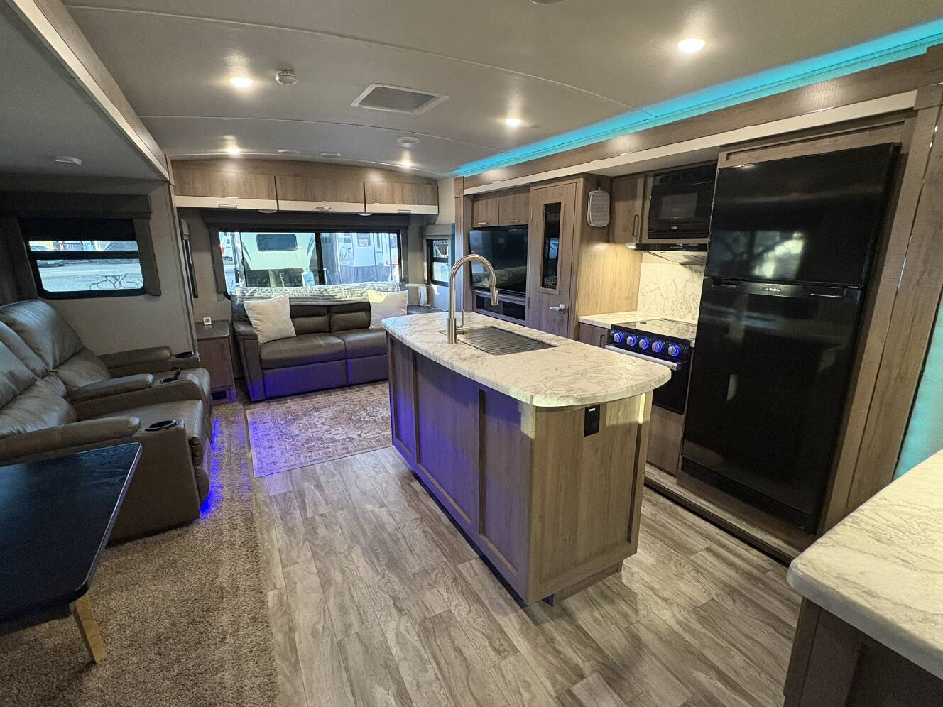A photo of this 2022 Grand Design IMAGINE 2970RL
