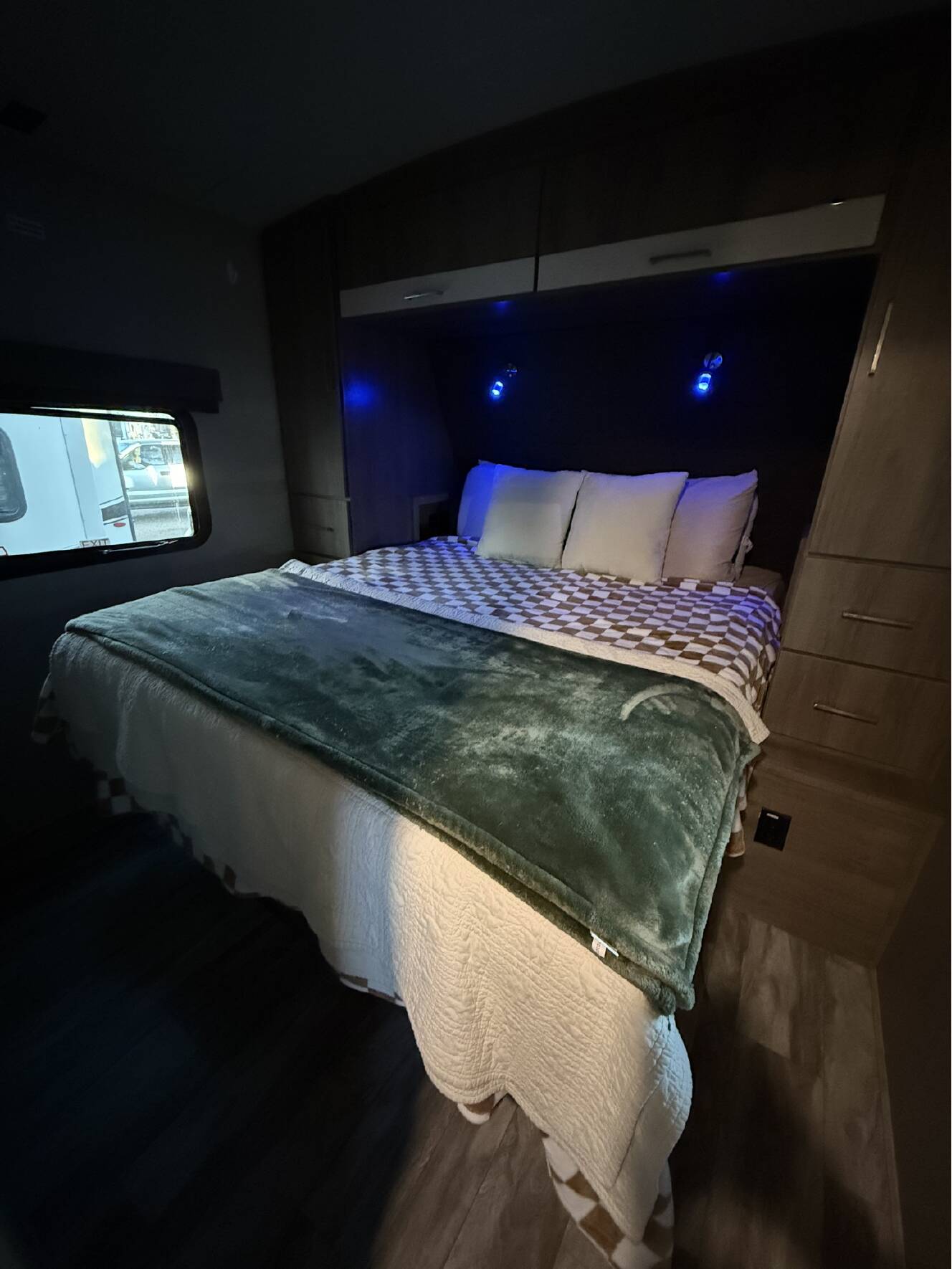 A photo of this 2022 Grand Design IMAGINE 2970RL