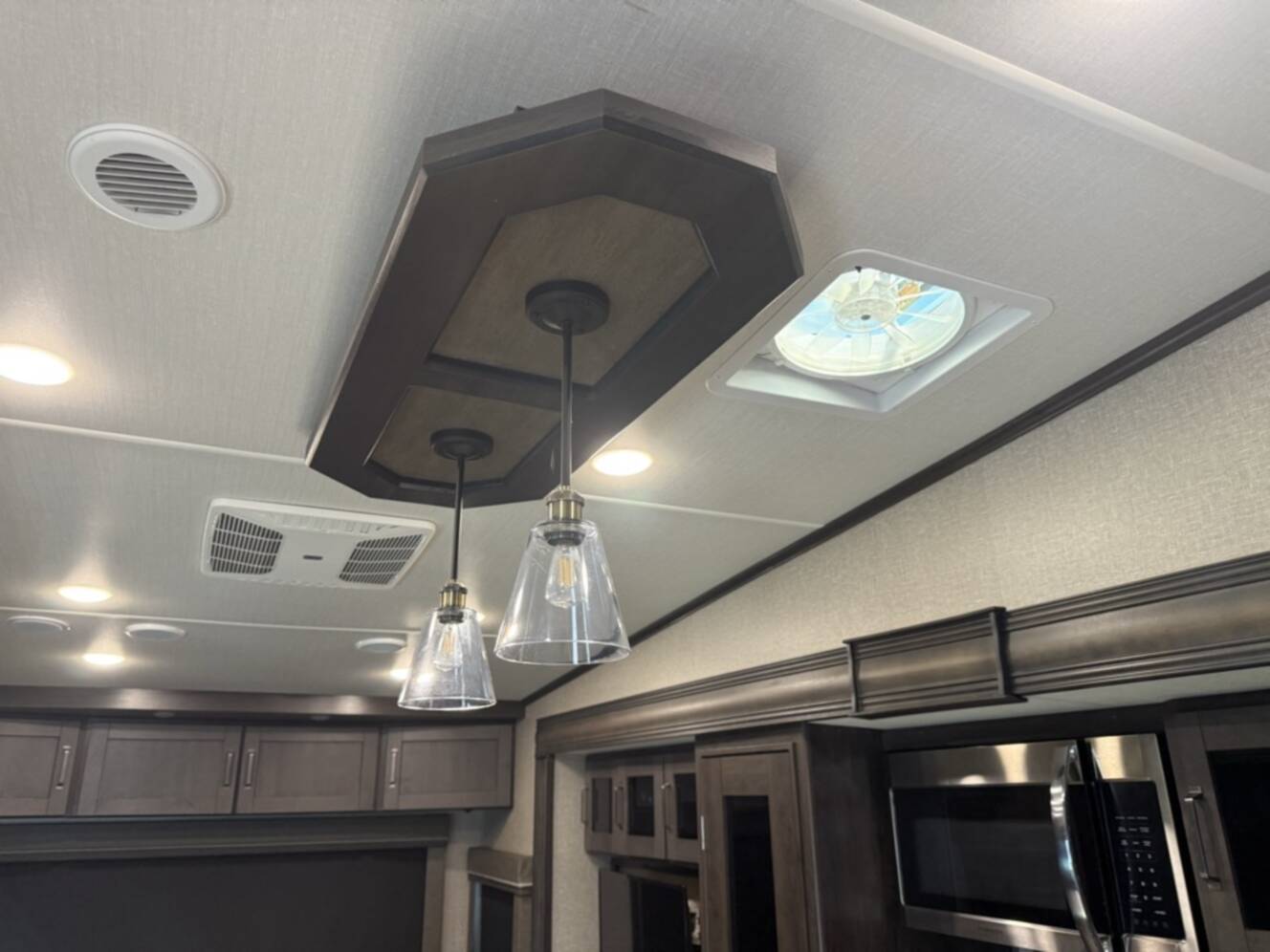 A photo of this 2022 Grand Design REFLECTION 337RLS