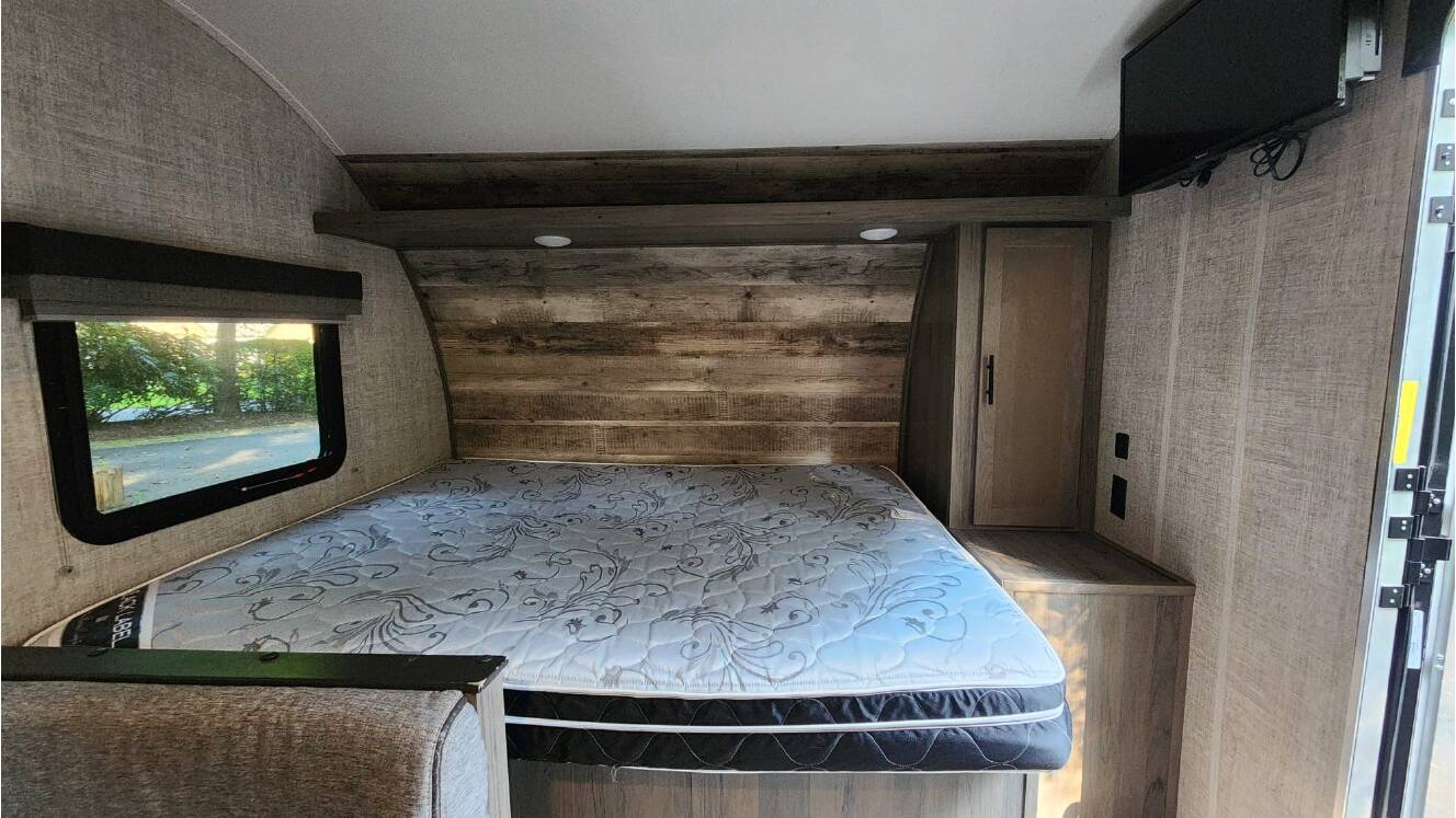 A photo of this 2021 Gulf Stream AMERI-LITE 198BH