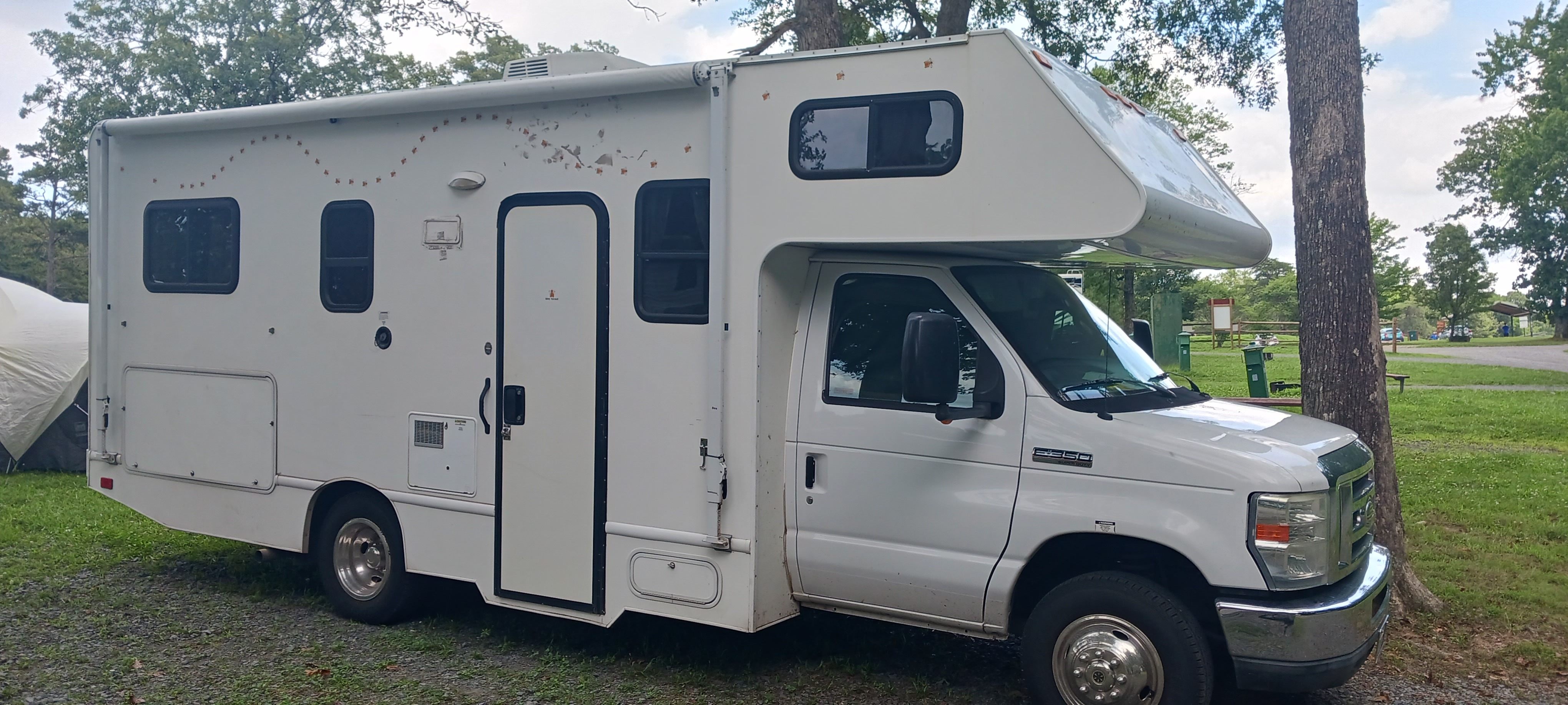 2016 Thor Motor Coach FOUR WINDS MAJESTIC 23A in bethesda MD