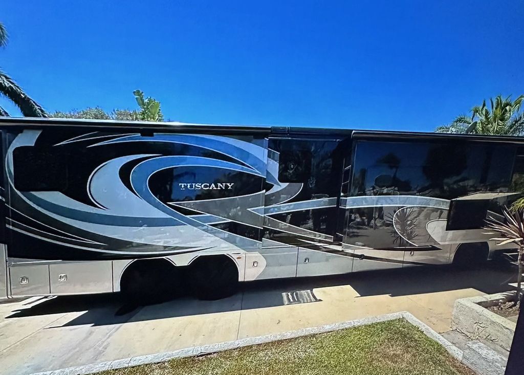 2018 Thor Motor Coach Tuscany 42GX in la claire IA
