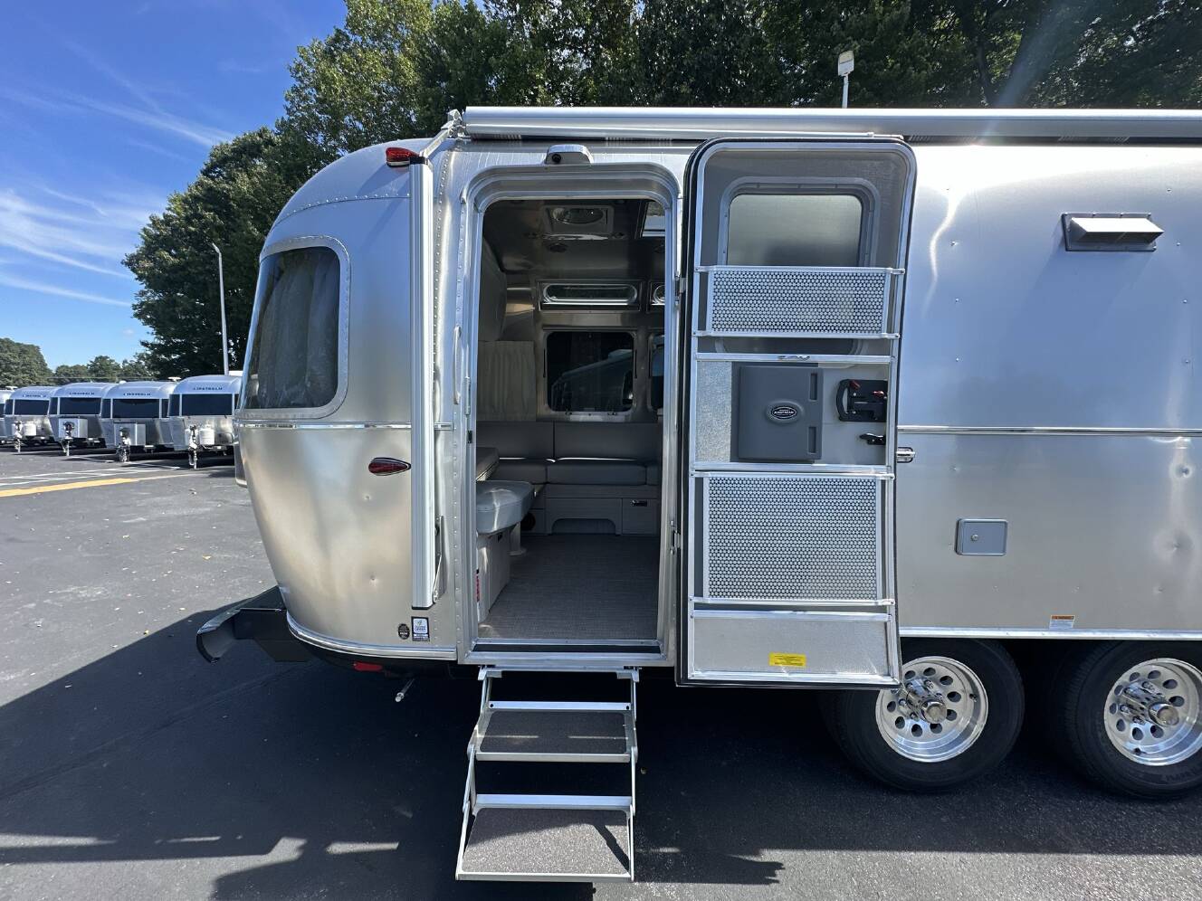 A photo of this 2026 Airstream Globetrotter 27FBQ