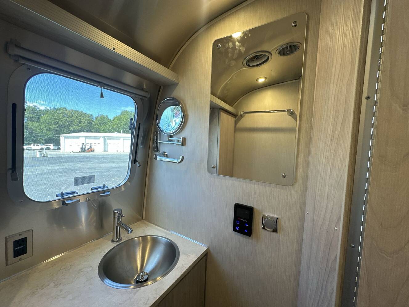A photo of this 2026 Airstream Globetrotter 27FBQ