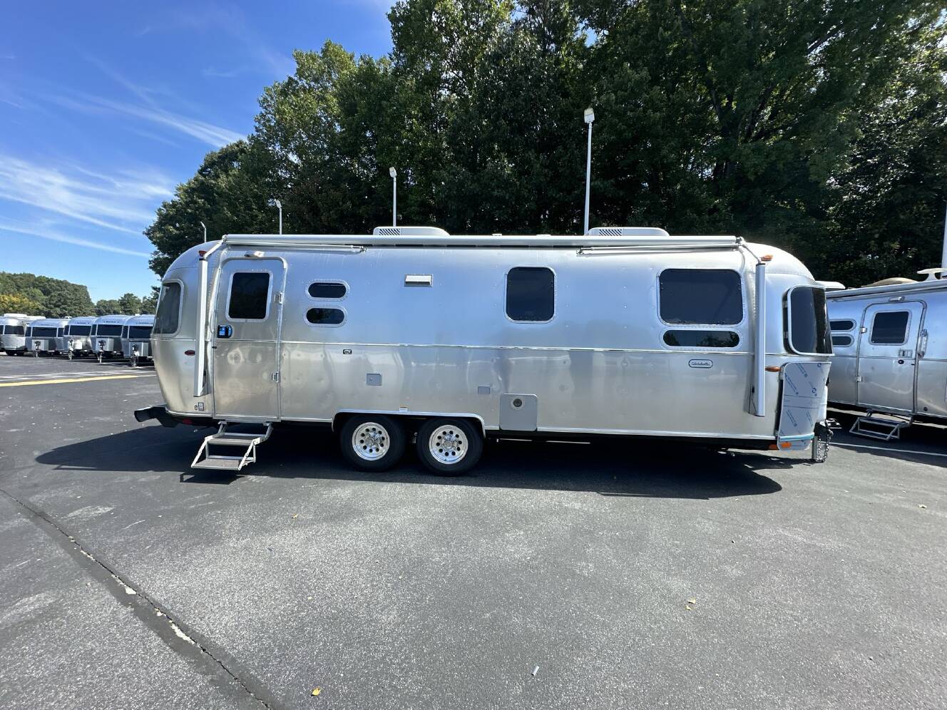 A photo of this 2026 Airstream Globetrotter 27FBQ