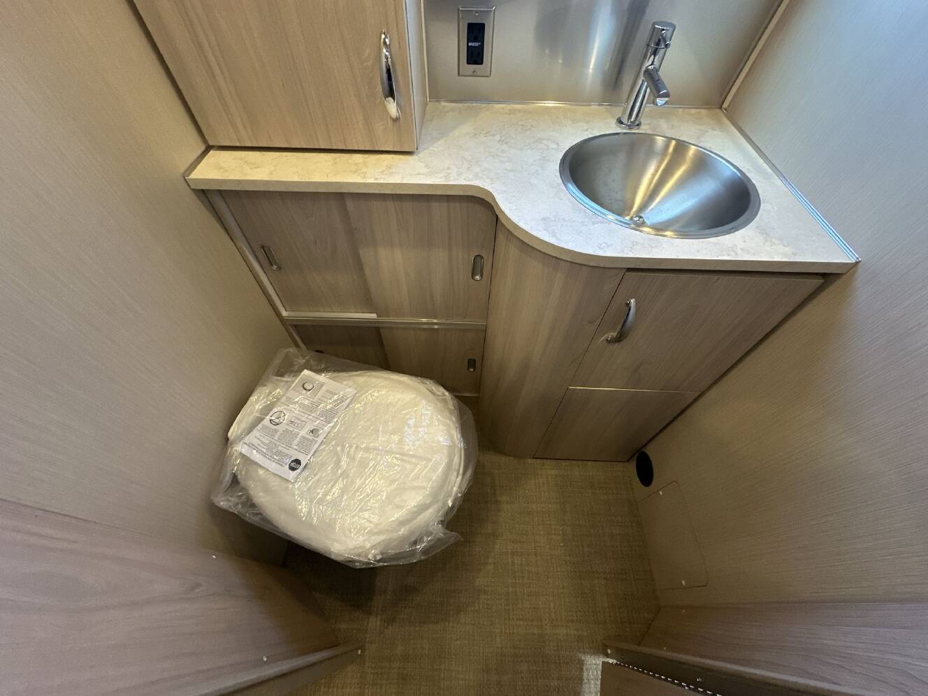 A photo of this 2026 Airstream Globetrotter 27FBQ
