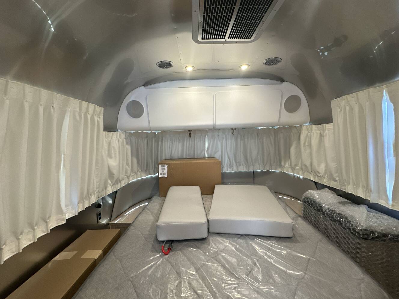A photo of this 2026 Airstream Globetrotter 27FBQ
