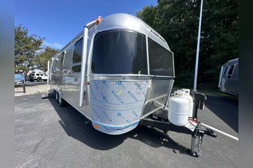 2026 Airstream Globetrotter 27FBQ in colfax NC