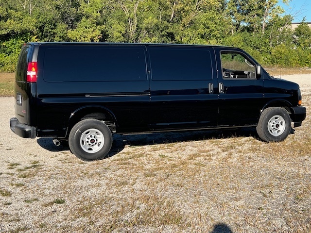 2025 GMC SAVANA 2500 in Glen Ellyn, IL