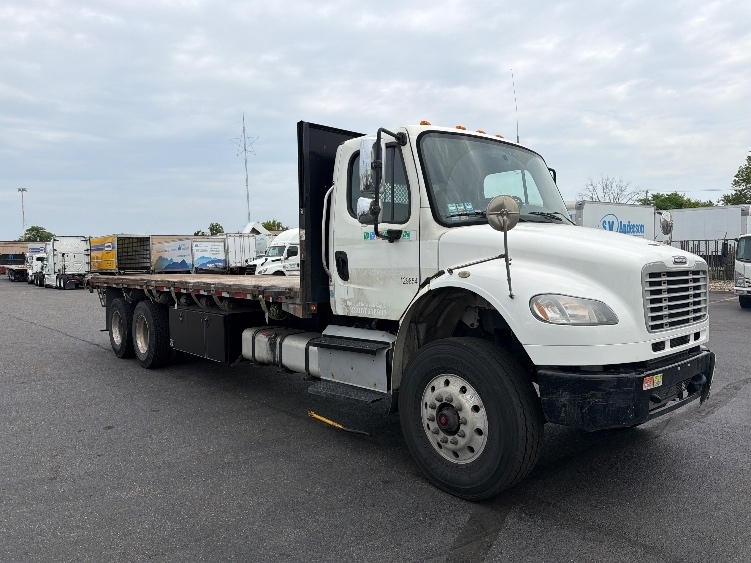 2016 FREIGHTLINER BUSINESS CLASS M2 106 in West Babylon, NY