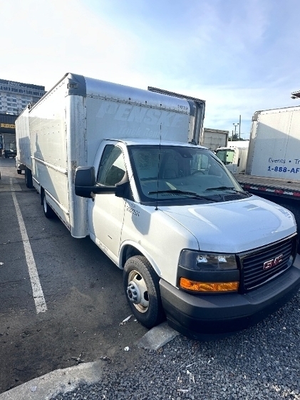 2021 GMC SAVANA in North Bergen, NJ