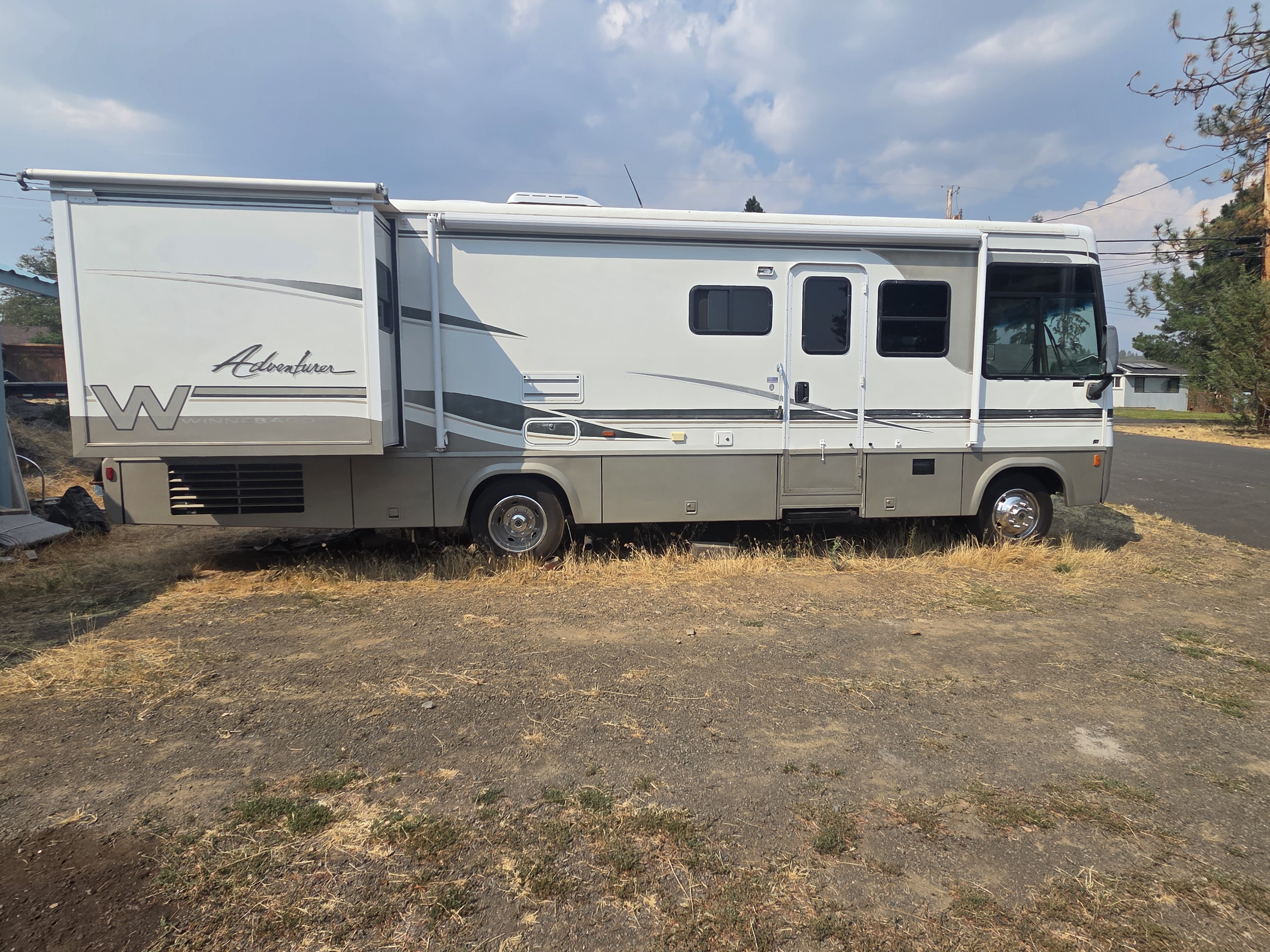 2002 Winnebago ADVENTURER 30Y RV