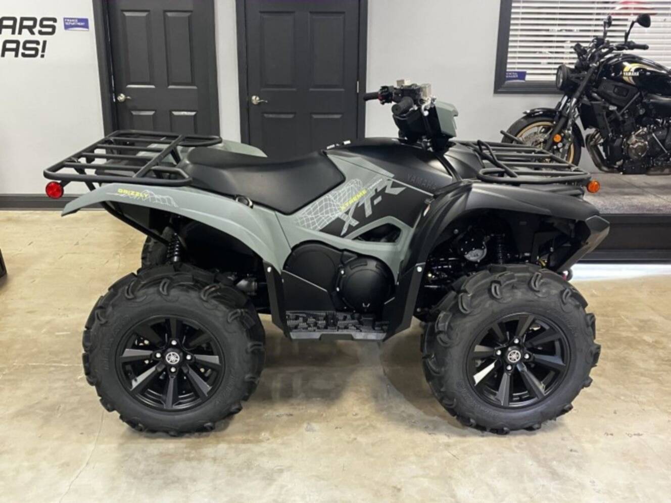 A photo of this 2026 Yamaha Grizzly EPS XT-R