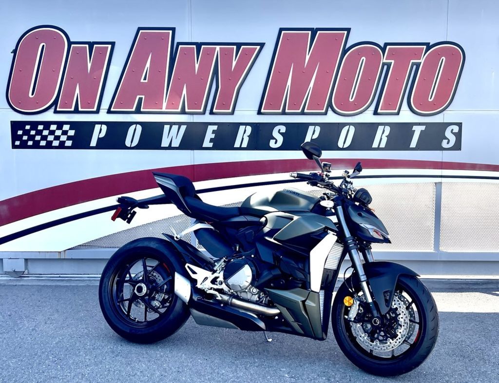 2024 Ducati Streetfighter V2 Storm Green V2 in Tucson, AZ