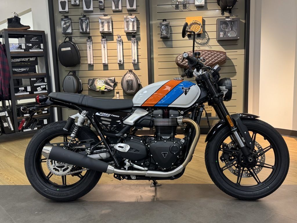 2025 Triumph Speed Twin 900 Pure White/Maui Blue/Tangerine Orange BASE in Knoxville, TN