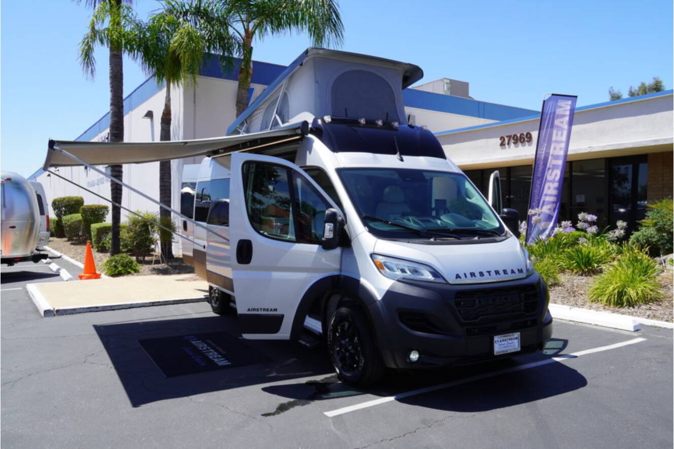 A photo of this 2026 Airstream Rangeline Pop Top