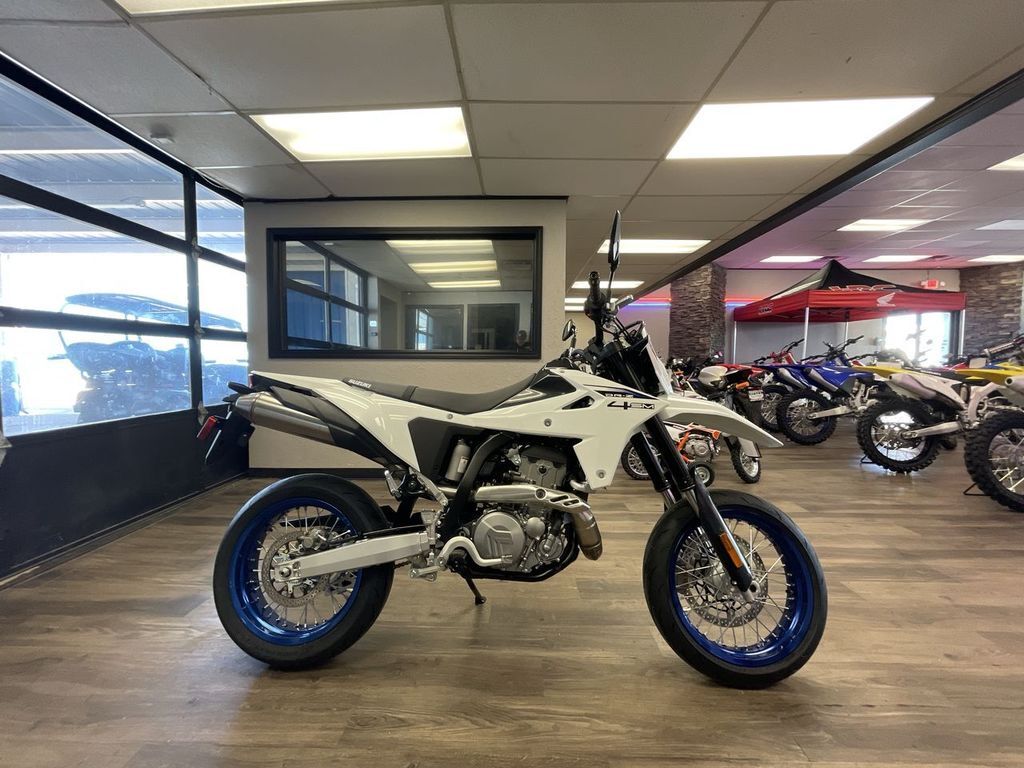 2025 Suzuki DR-Z4SMM5 125 in Oklahoma City, OK
