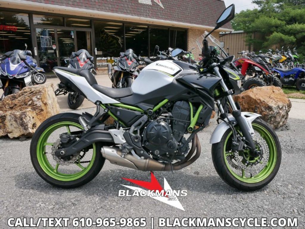 2021 Kawasaki Z650 ABS Pearl Blizzard White/Metallic Spark Black ABS in Emmaus, PA
