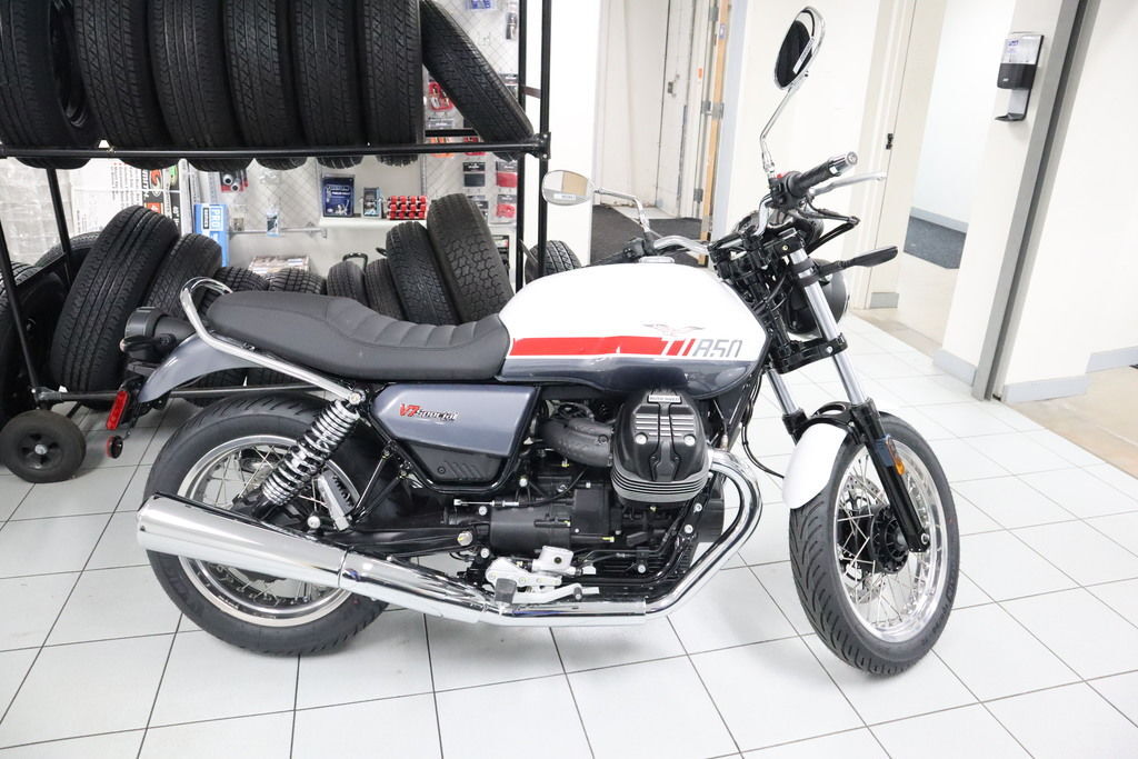 2023 Moto Guzzi V7 Special SPECIAL in Homosassa, FL