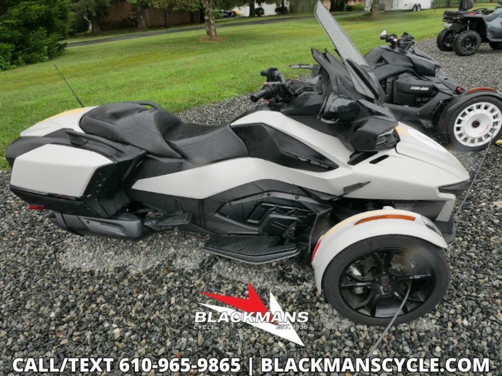 2021 Can-Am Spyder® RT SE6 RT SE6 in Emmaus, PA
