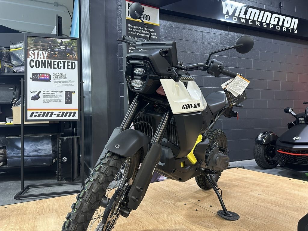 2025 Can-Am 2W Pulse BASE in Wilmington, NC