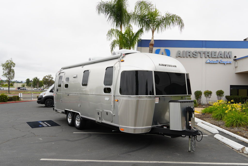 2026 Airstream Flying Cloud® 25FBQ Hatch in temecula CA