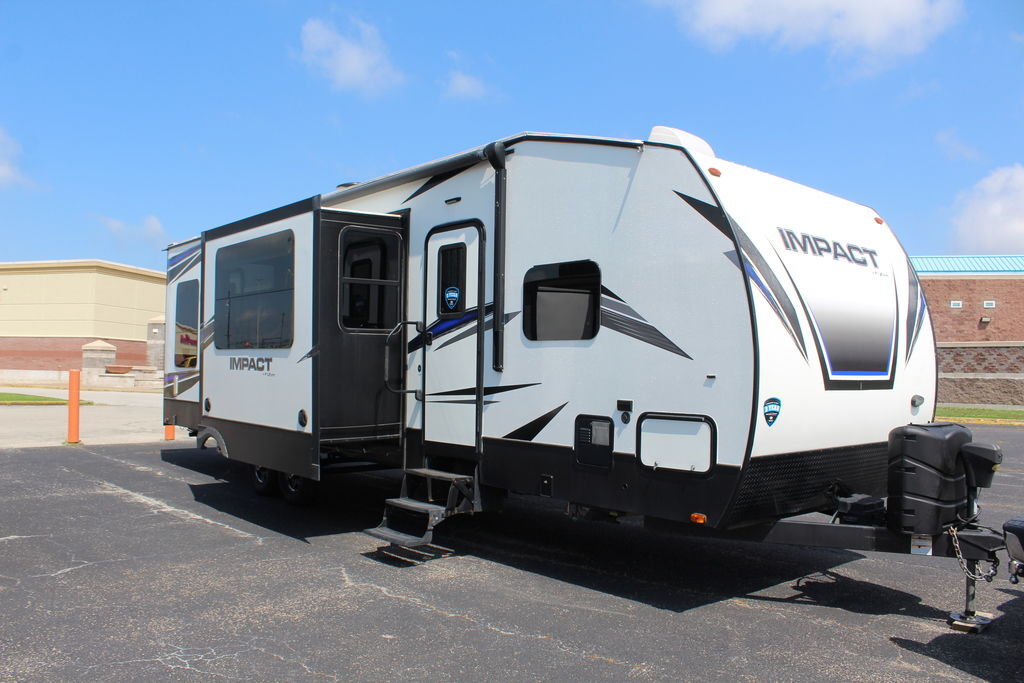 2018 Keystone Rv Impact 330 in marion IL