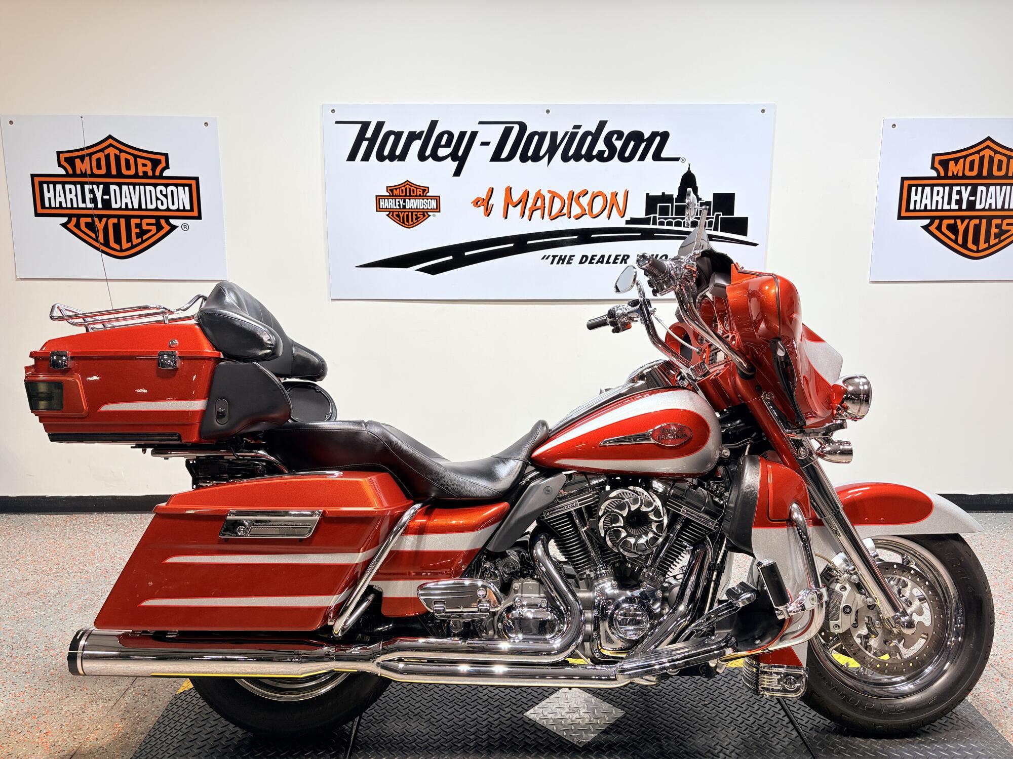 2008 Harley-Davidson Screamin Eagle Ultra Classic Electra Glide ULTRA CLASSIC FLHTCU in Madison, WI