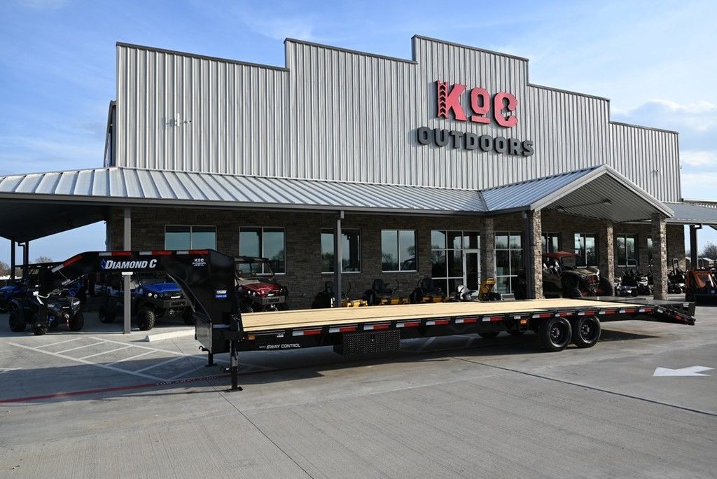 2026 Diamond C FMAX 208 MR 35' X 102" Gooseneck Flatbed in Caldwell, TX