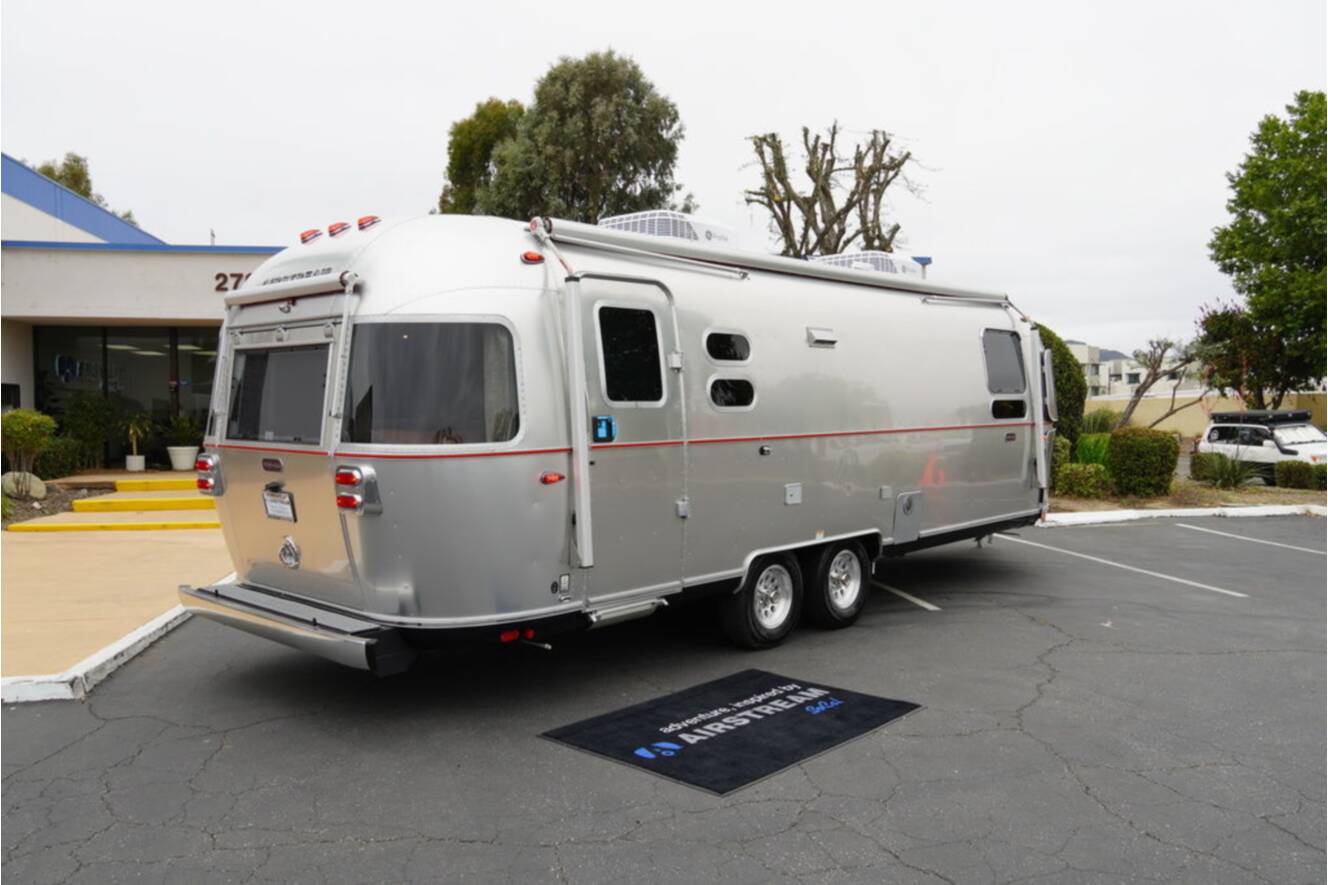 A photo of this 2026 Airstream Stetson*6666 27FBQ