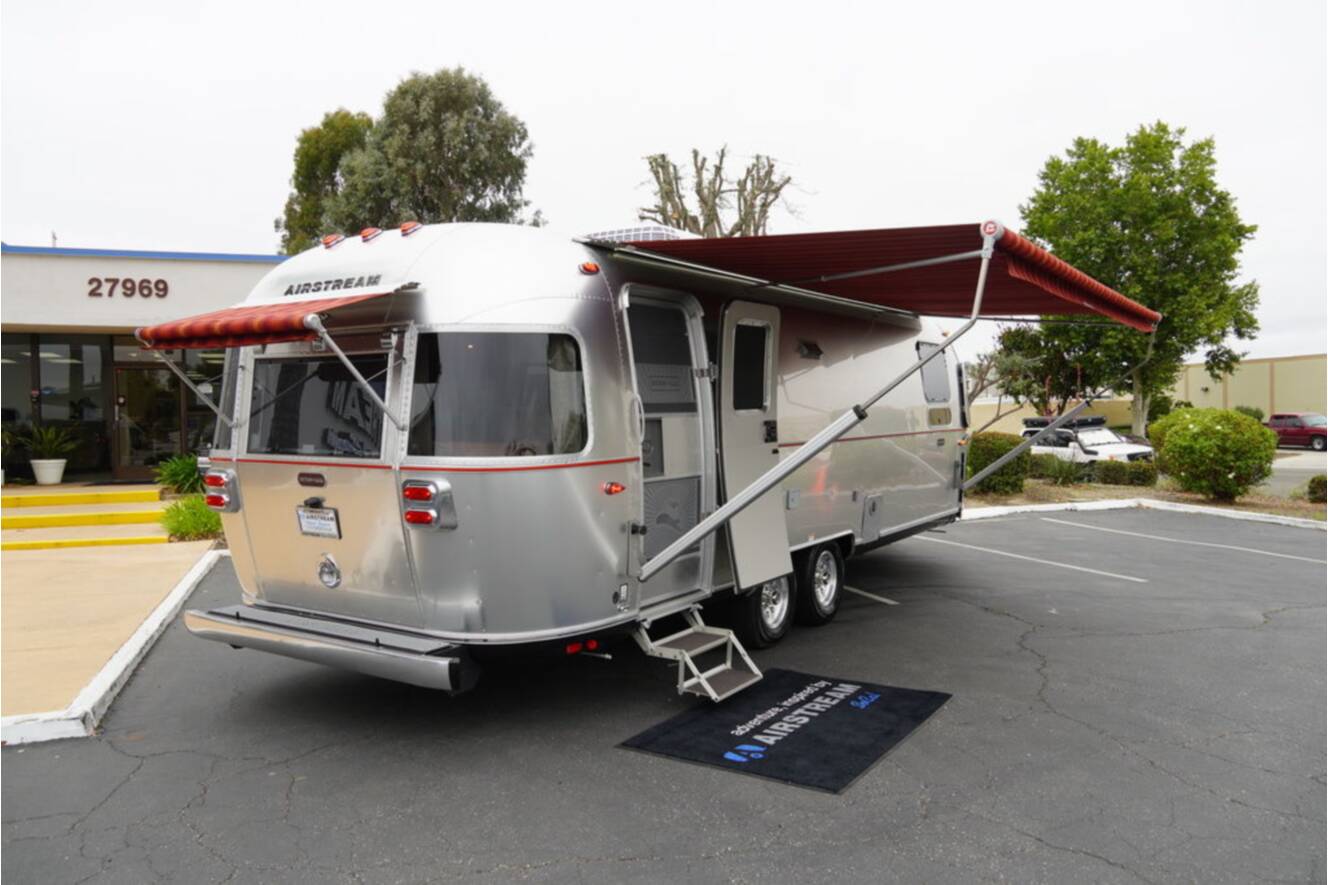A photo of this 2026 Airstream Stetson*6666 27FBQ