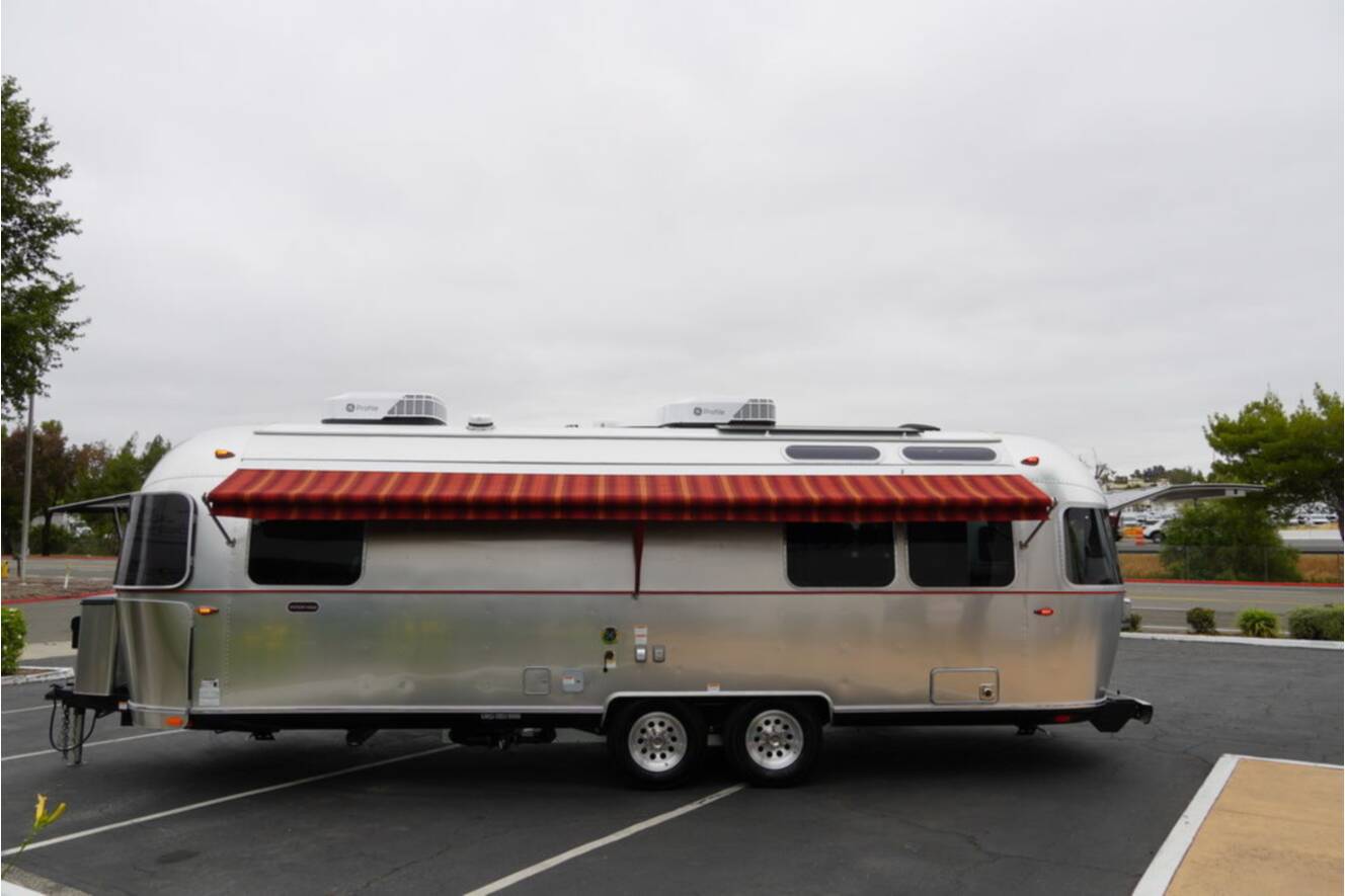 A photo of this 2026 Airstream Stetson*6666 27FBQ