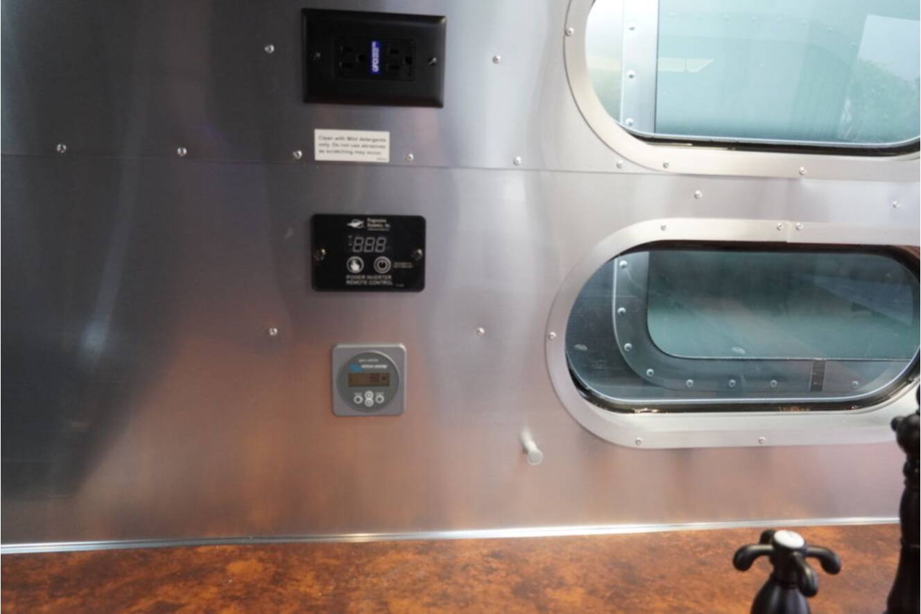 A photo of this 2026 Airstream Stetson*6666 27FBQ