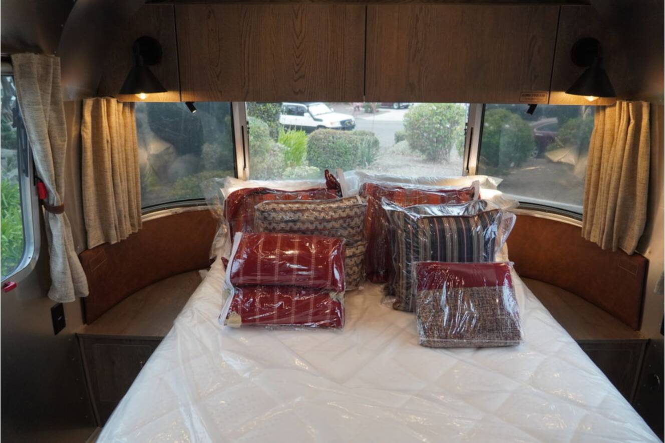 A photo of this 2026 Airstream Stetson*6666 27FBQ
