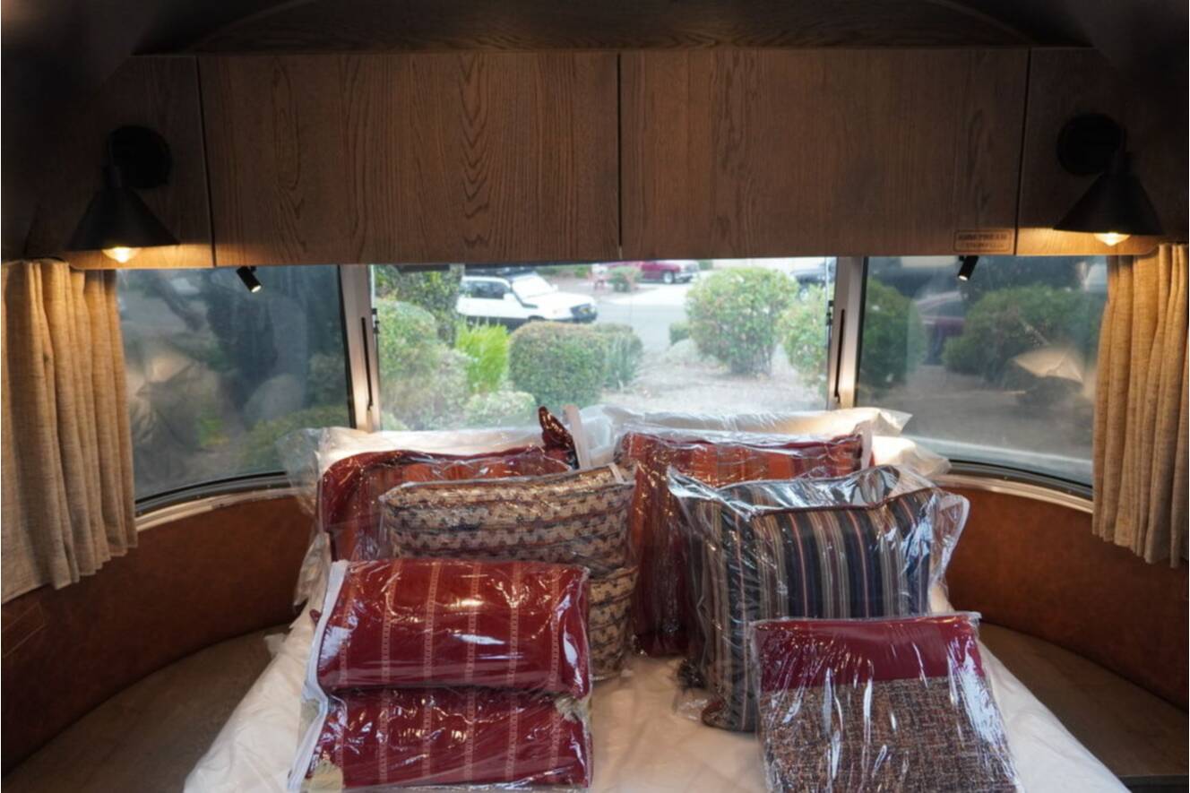 A photo of this 2026 Airstream Stetson*6666 27FBQ