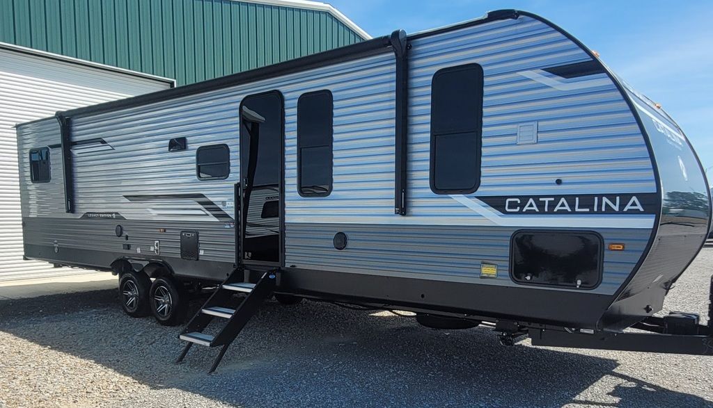 2025 Coachmen Catalina Legacy Edition 343BHTS (2 Queen Beds) in dodge city AL