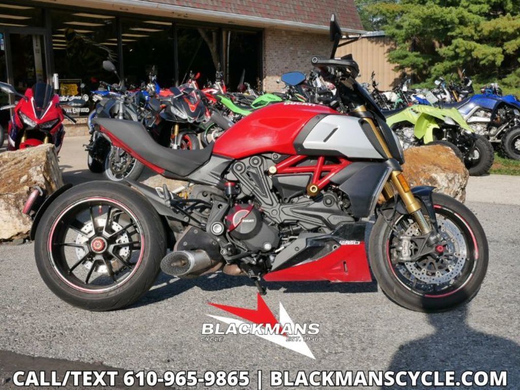 2021 Ducati Diavel 1260 S Ducati Red 1260 S in Emmaus, PA