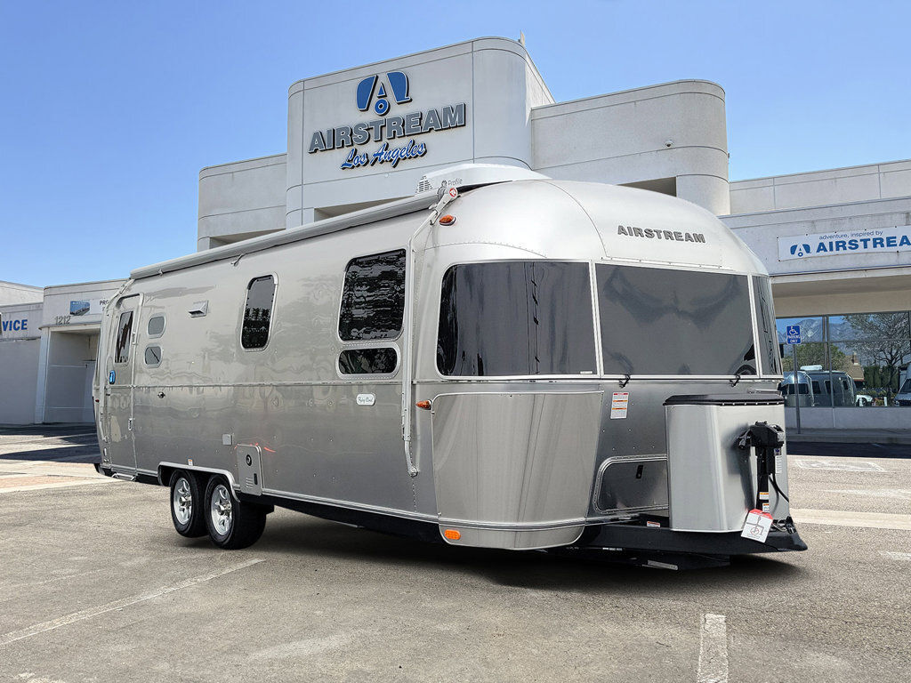 2026 Airstream Flying Cloud 27FB Queen Hatch in san gabriel CA