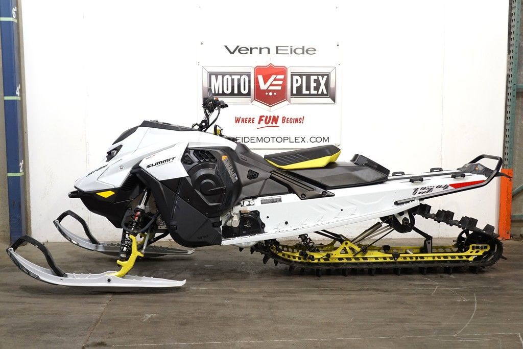 2025 Ski-Doo Summit® Adrenaline® with Edge Package 600R E-TEC 154  in sioux falls SD