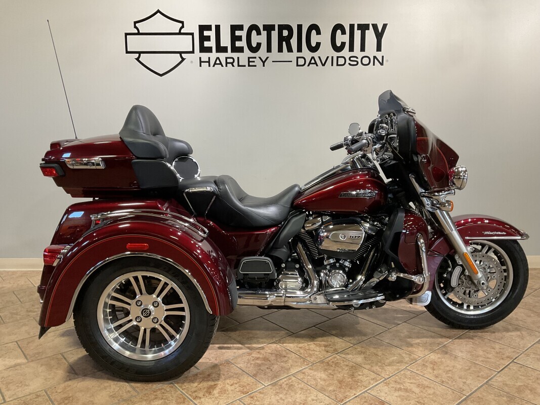 2017 Harley-Davidson Tri Glide Ultra ULTRA CLASSIC in Scranton, PA