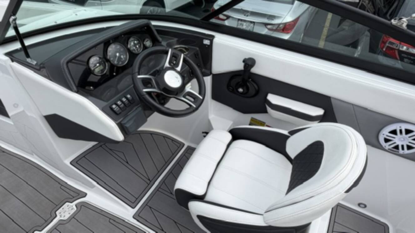A photo of this 2023 Monterey M-22 Base