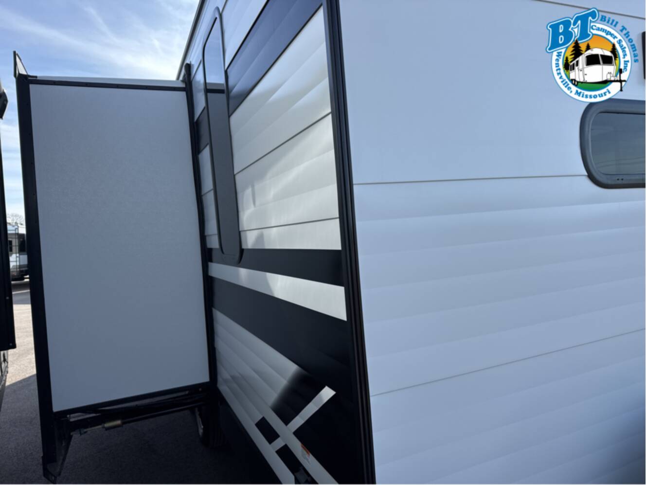 A photo of this 2026 Grand Design TRANSCEND 285RKT