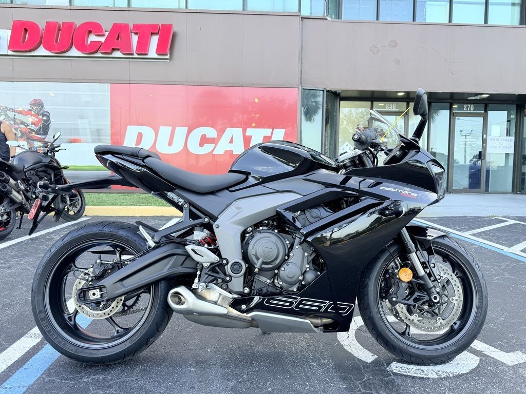 2026 Triumph Daytona 660 Sapphire Black 660 in Miami, FL