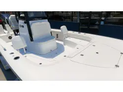 2027 Tidewater 2500 Carolina Bay